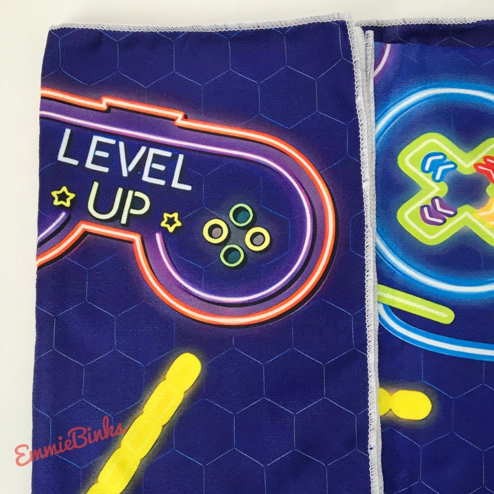 New Level Up Gamer Console Remote Gaming Microfiber Beach Towel - Picture 4 of 9